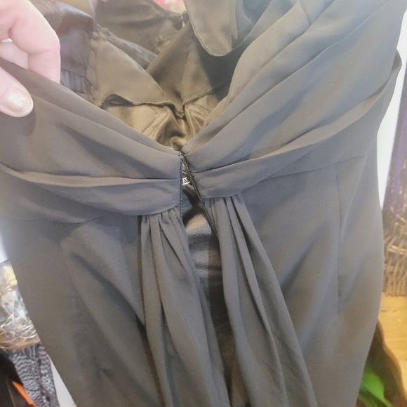 Gown - Picture 4 of 16